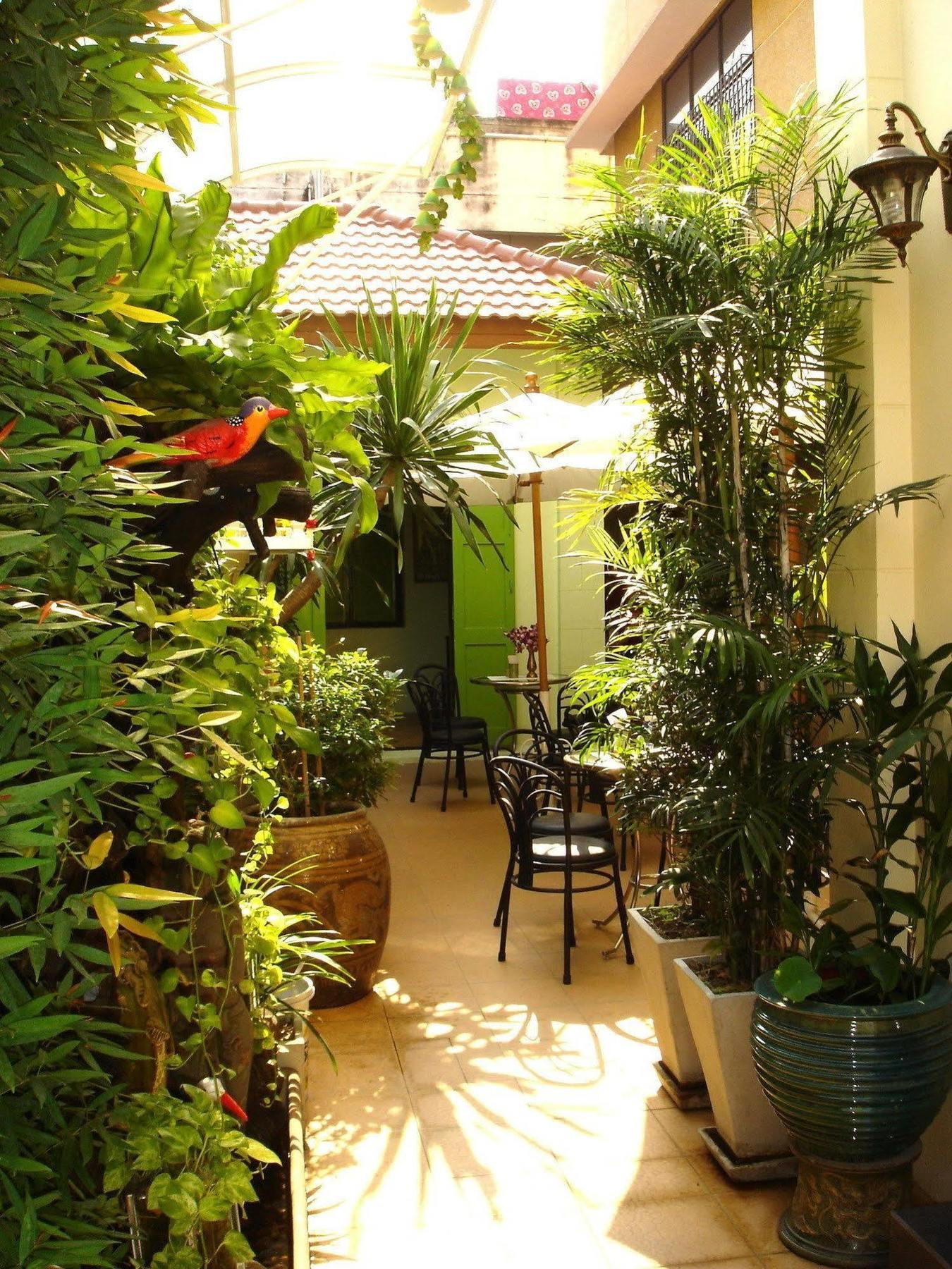 The Bang Khun Phrom Suites Bangkok Exterior photo